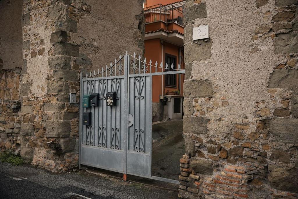 Two-Room Apt. Under The Aqueduct'S Arch In Pigneto Rome Bagian luar foto